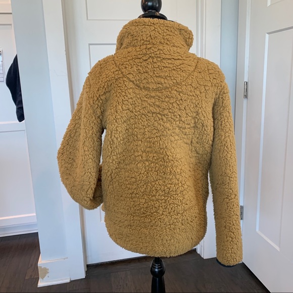 Thread & Supply 1/4 zip Sherpa pullover - Picture 5 of 6